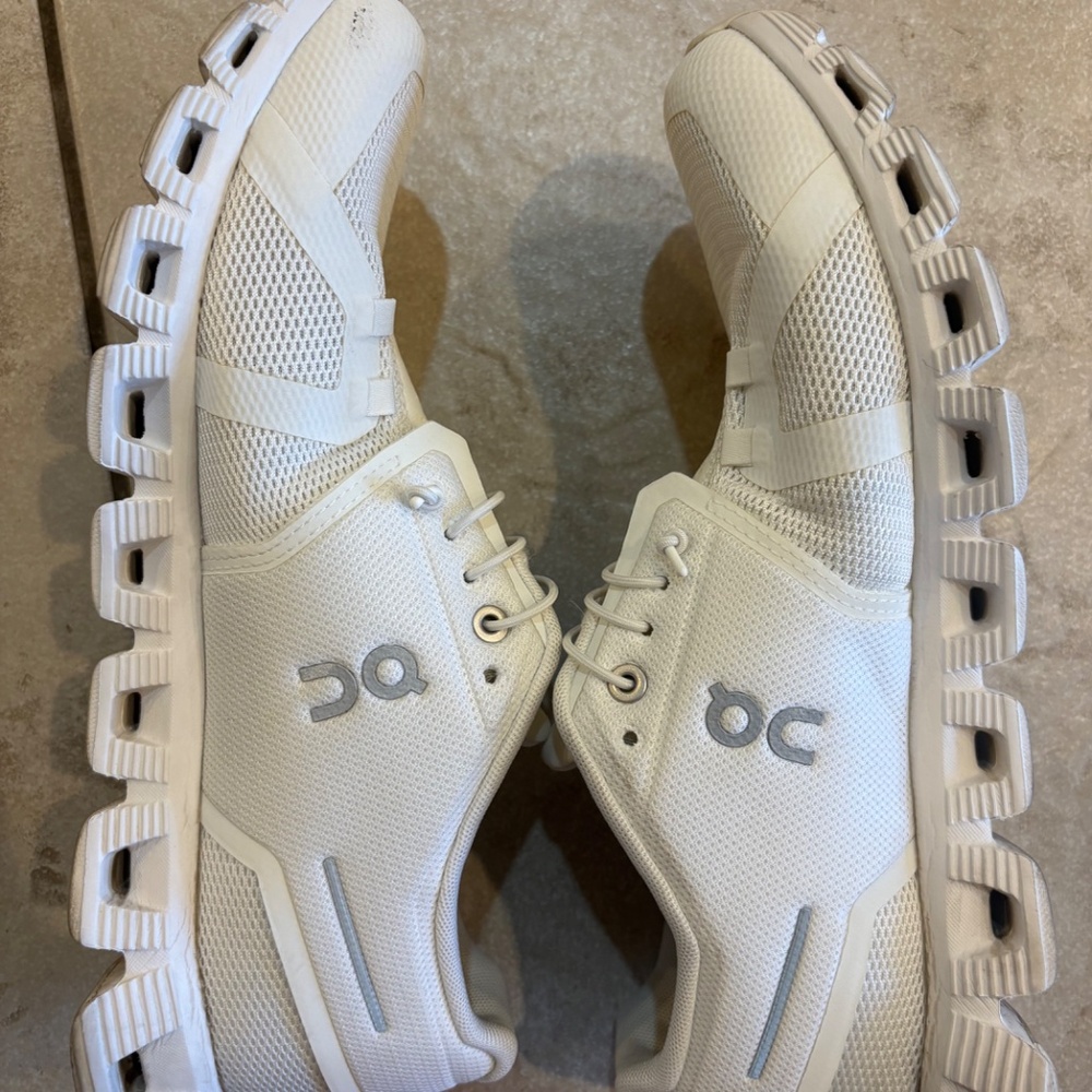 On Cloud Shoe - image 2